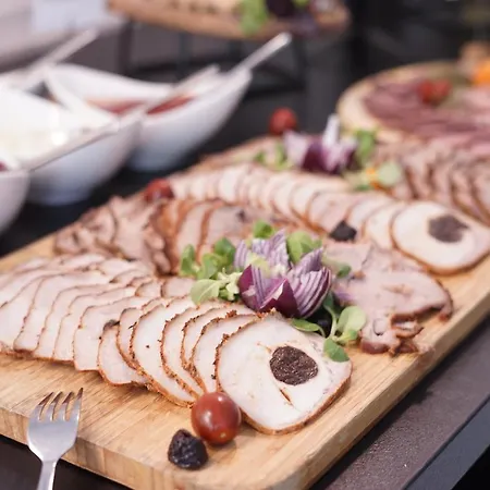 Koral Live Resort 3*